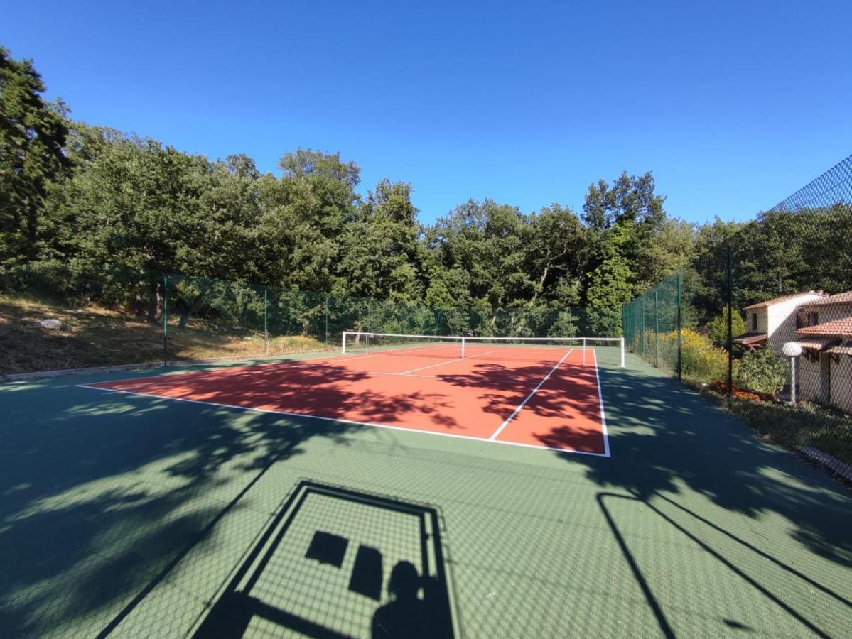 Maisonnette en résidence avec piscine et tennis Saint-Vallier-de-Thiey Esterno foto